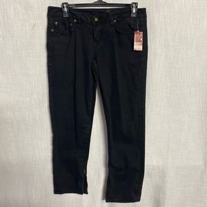 Waist 28 inch black colored capris